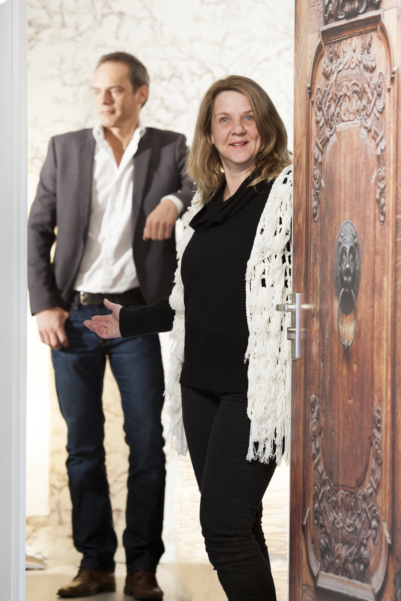Denise en rechterhand Charlie, Aceve installatietechniek